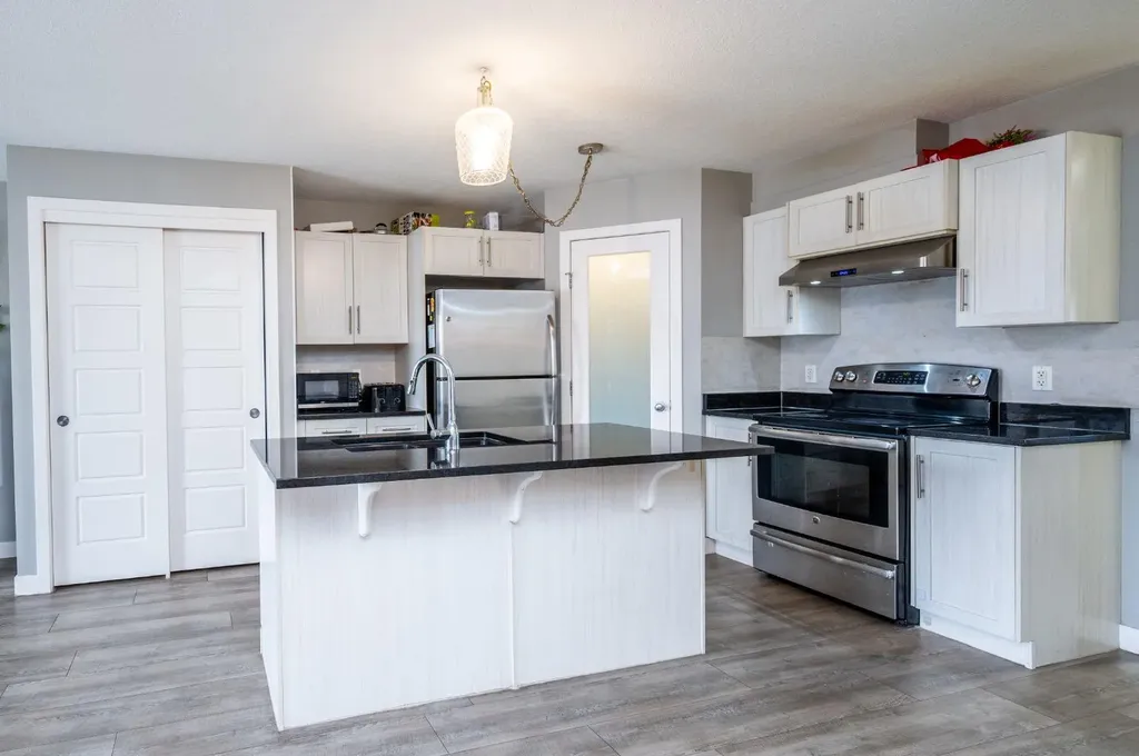 2781 Chinook Winds Drive SW Airdrie AB T4B 3S5