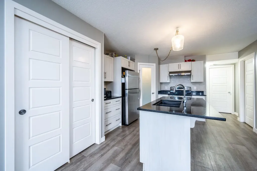 2781 Chinook Winds Drive SW Airdrie AB T4B 3S5