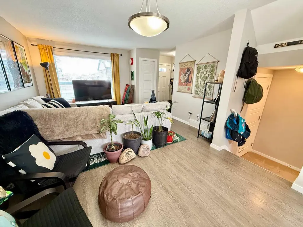 1134 Keystone Road W Lethbridge AB T1J 5H6