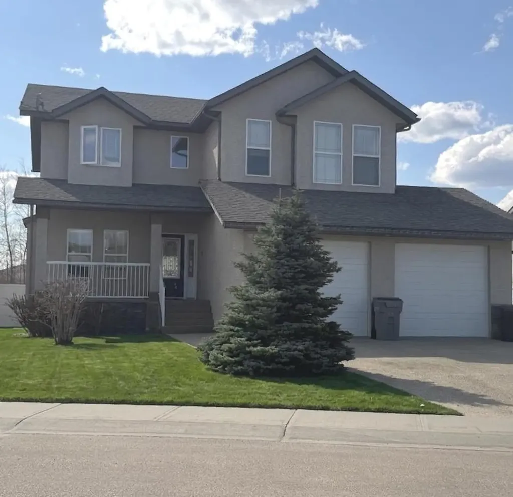 34 Poplar Drive Whitecourt AB T7S 0A1