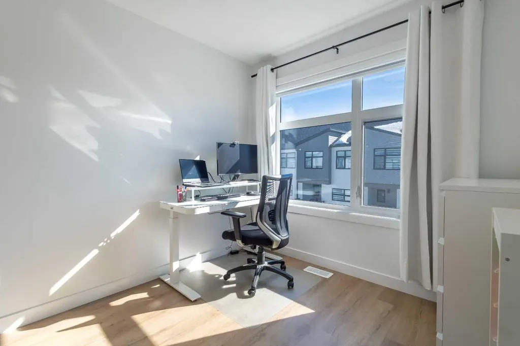 897 Mahogany Boulevard SE Calgary AB T3M 3W9