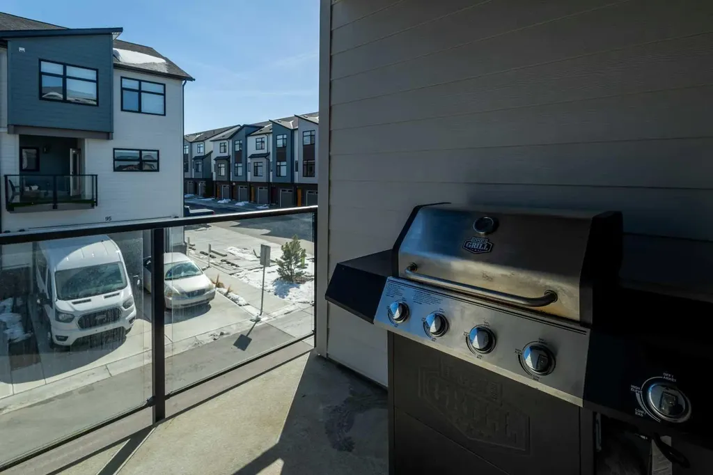 897 Mahogany Boulevard SE Calgary AB T3M 3W9