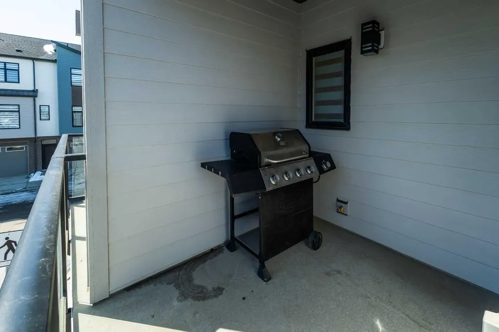 897 Mahogany Boulevard SE Calgary AB T3M 3W9