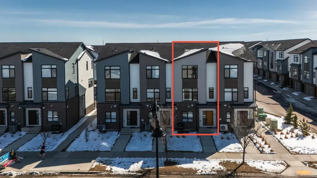 897 Mahogany Boulevard SE Calgary AB T3M 3W9
