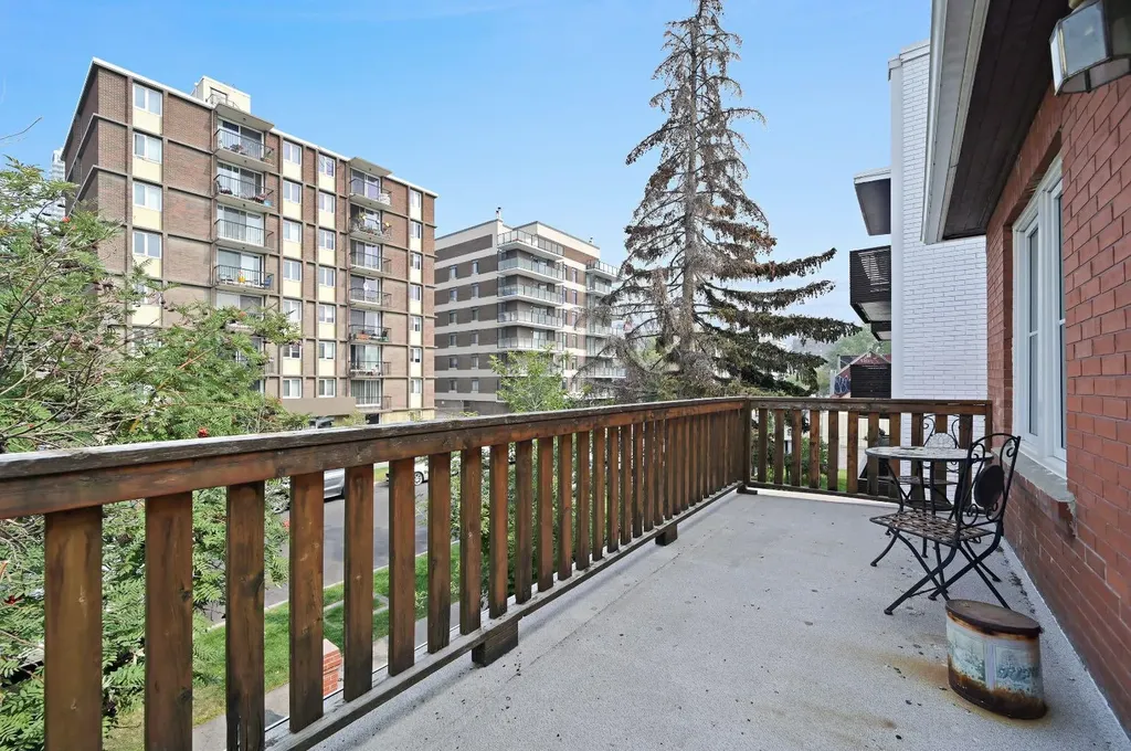 1215 14 Avenue SW Calgary AB T3C 0W1