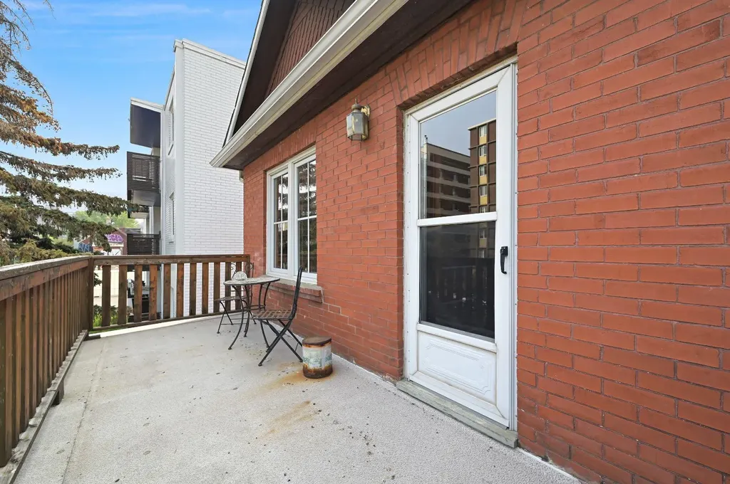 1215 14 Avenue SW Calgary AB T3C 0W1