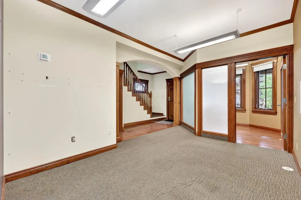 1215 14 Avenue SW Calgary AB T3C 0W1