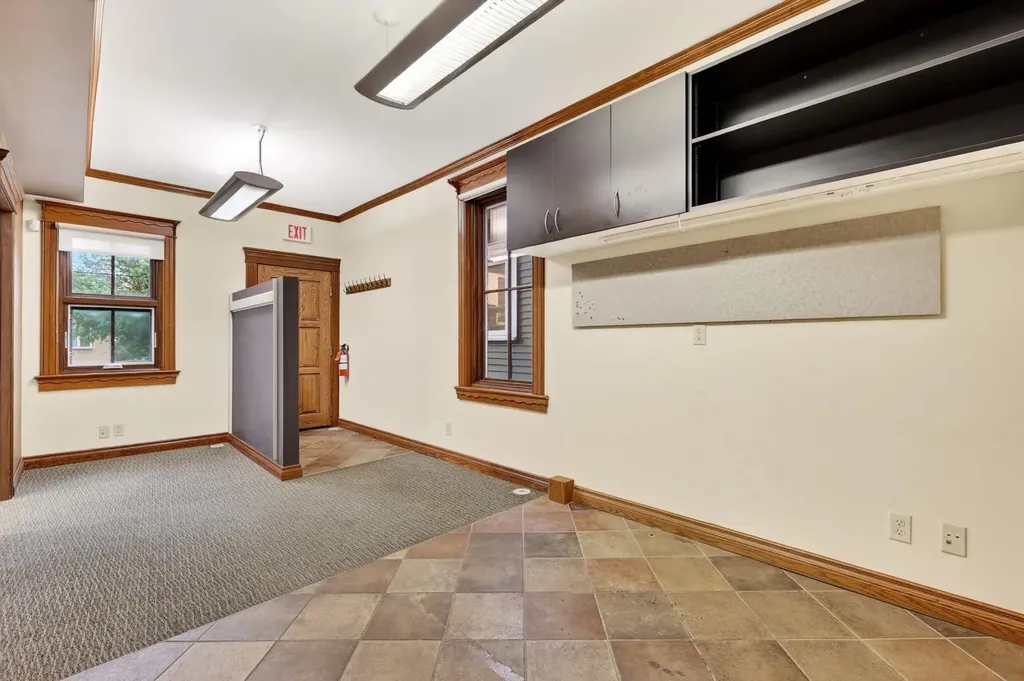 1215 14 Avenue SW Calgary AB T3C 0W1