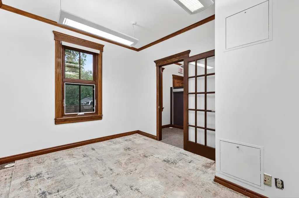 1215 14 Avenue SW Calgary AB T3C 0W1