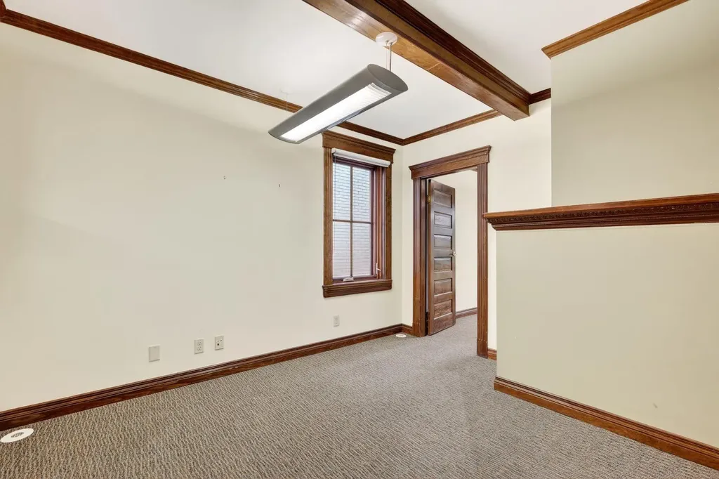 1215 14 Avenue SW Calgary AB T3C 0W1