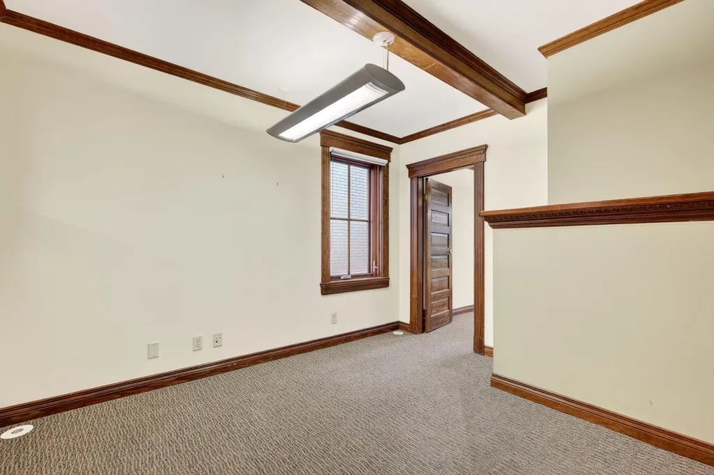 1215 14 Avenue SW Calgary AB T3C 0W1