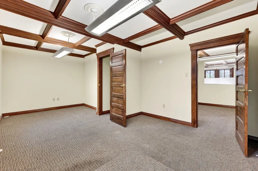 1215 14 Avenue SW Calgary AB T3C 0W1