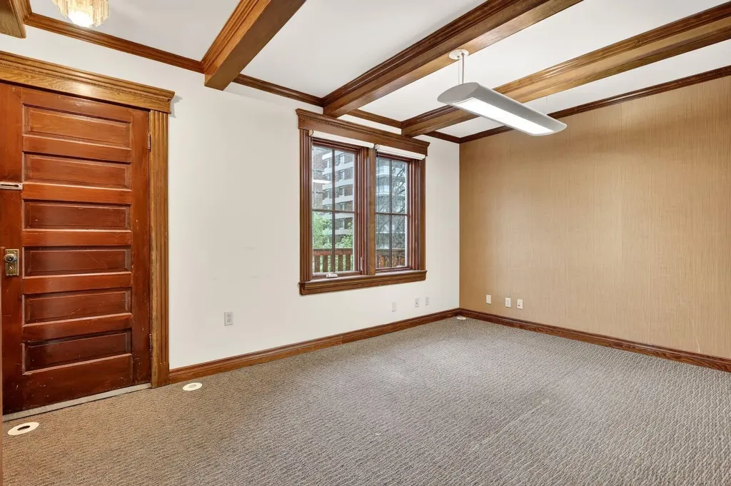 1215 14 Avenue SW Calgary AB T3C 0W1