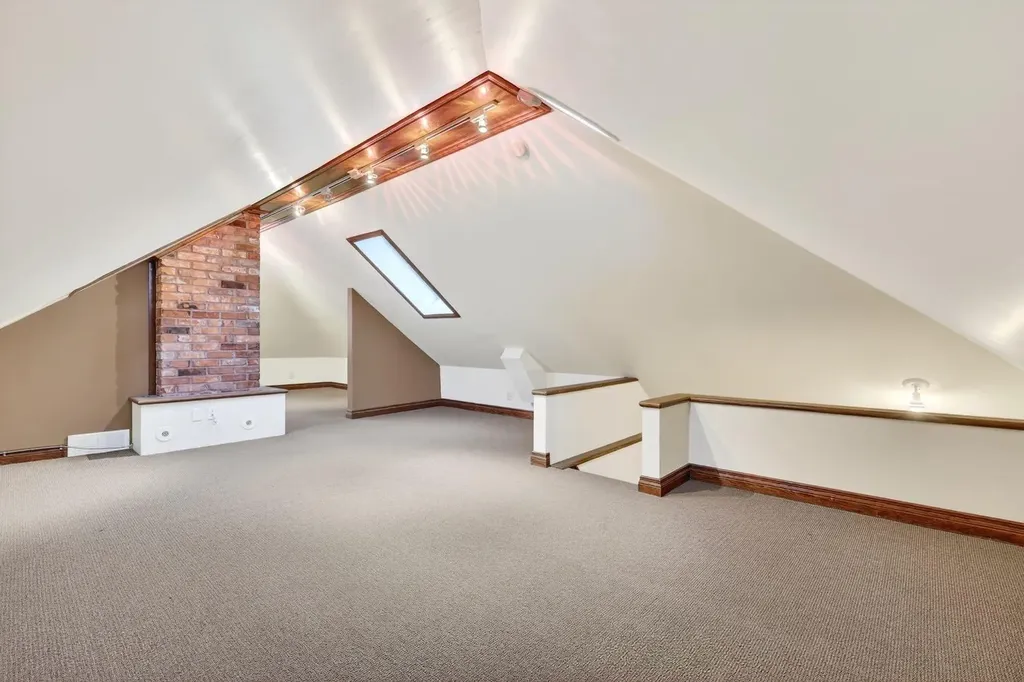 1215 14 Avenue SW Calgary AB T3C 0W1