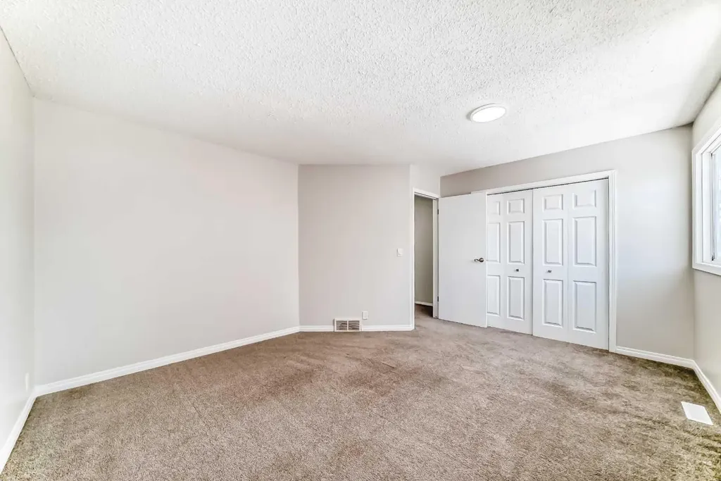7205 4 Street NE Calgary AB T2K 5S3
