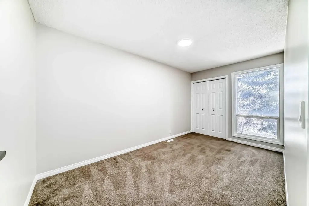 7205 4 Street NE Calgary AB T2K 5S3