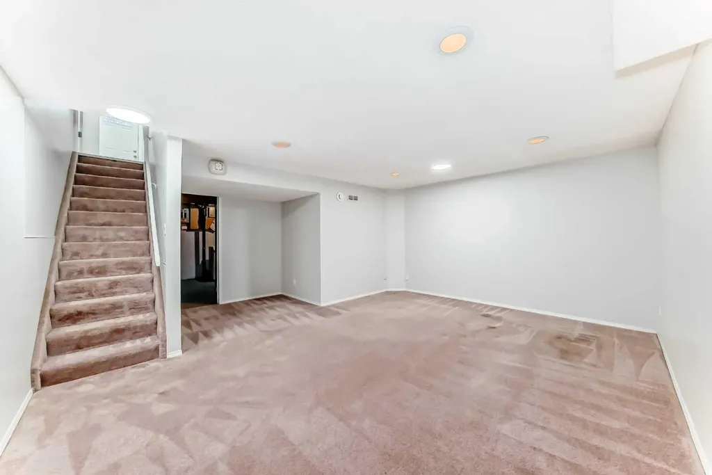 7205 4 Street NE Calgary AB T2K 5S3