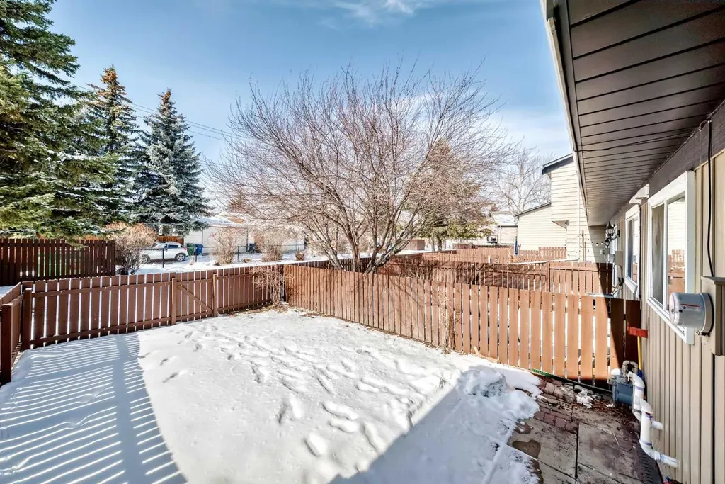 7205 4 Street NE Calgary AB T2K 5S3