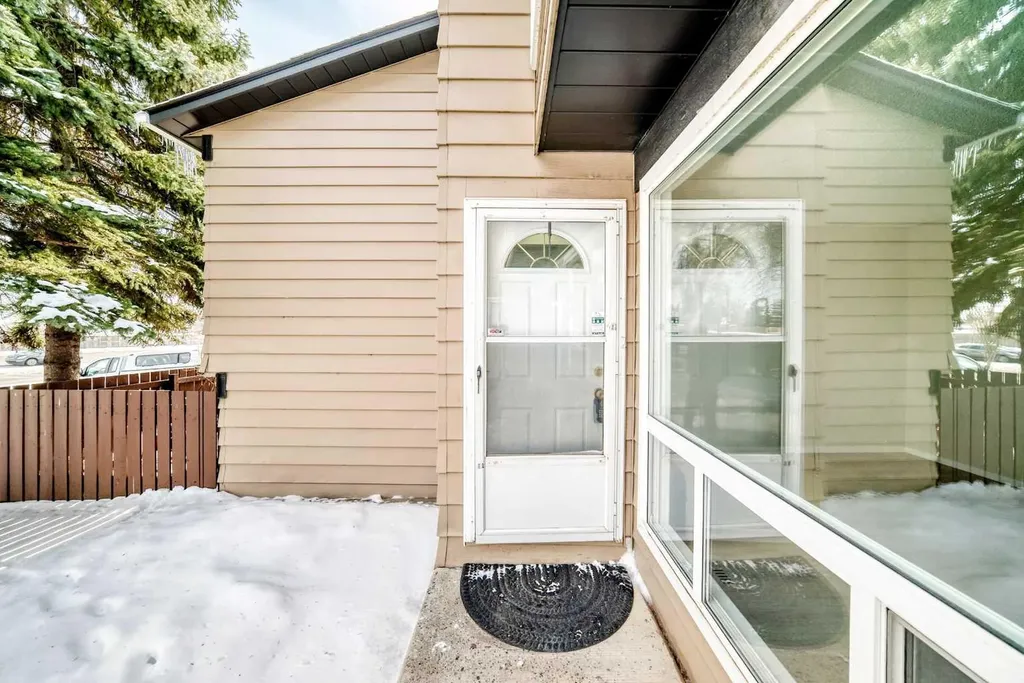 7205 4 Street NE Calgary AB T2K 5S3