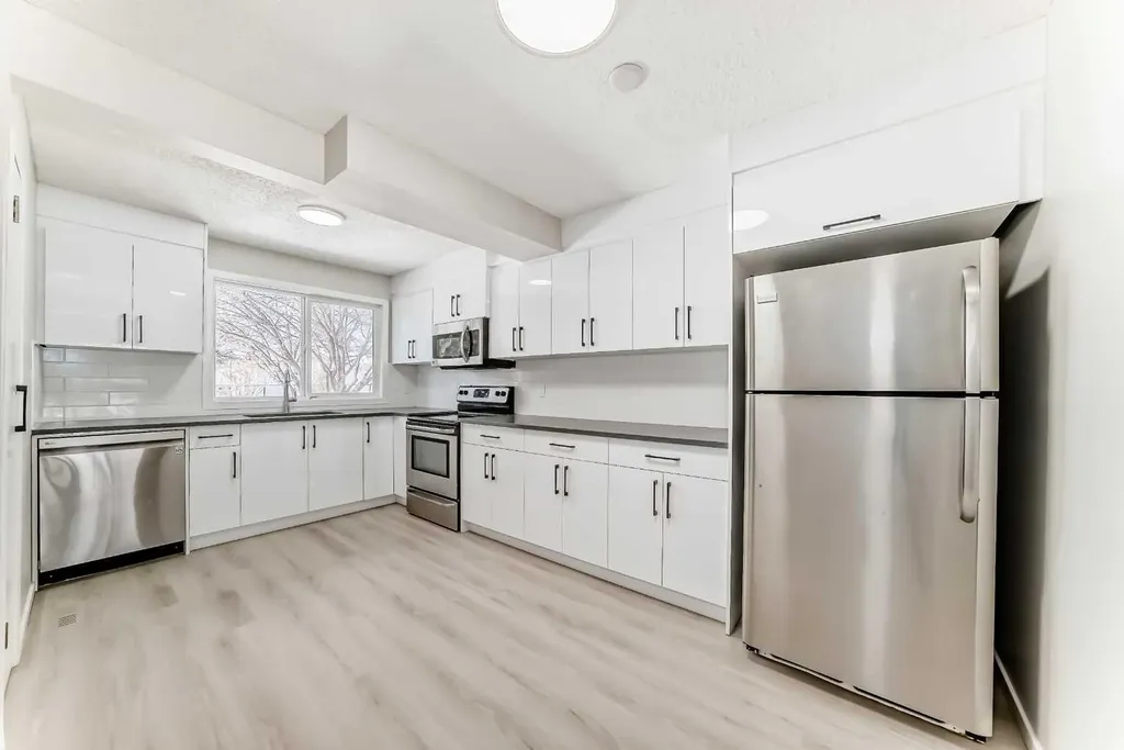 7205 4 Street NE Calgary AB T2K 5S3