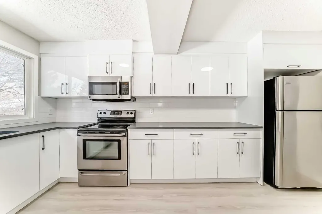 7205 4 Street NE Calgary AB T2K 5S3