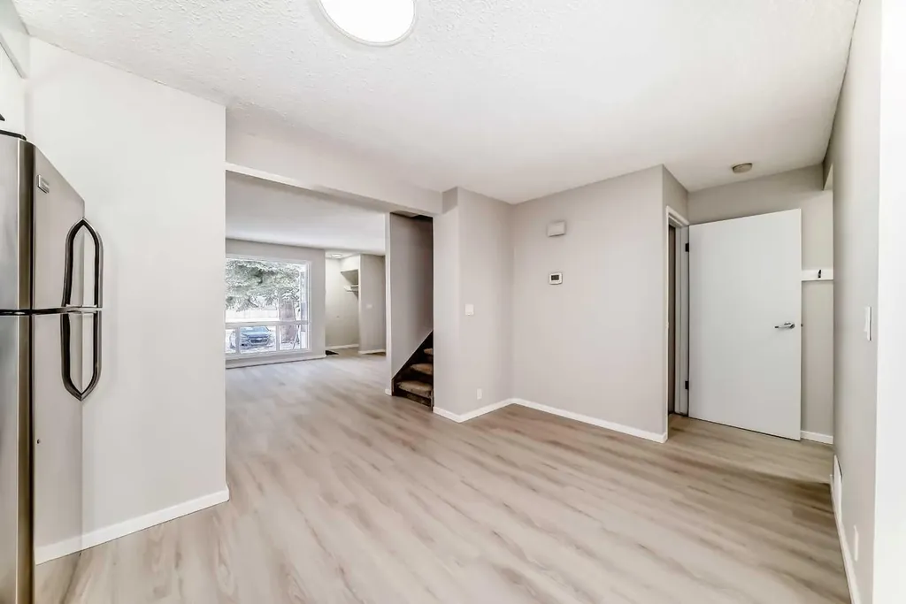 7205 4 Street NE Calgary AB T2K 5S3