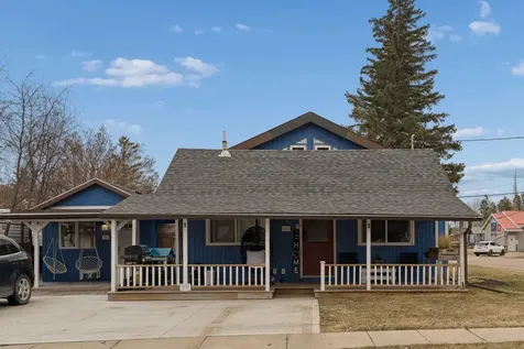 5019 52 Street Sylvan Lake AB T4S 1E4
