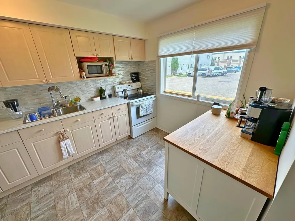 4719 33 Street Red Deer AB T4N 0N7