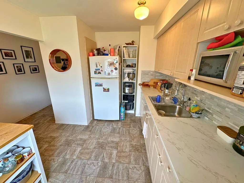 4719 33 Street Red Deer AB T4N 0N7