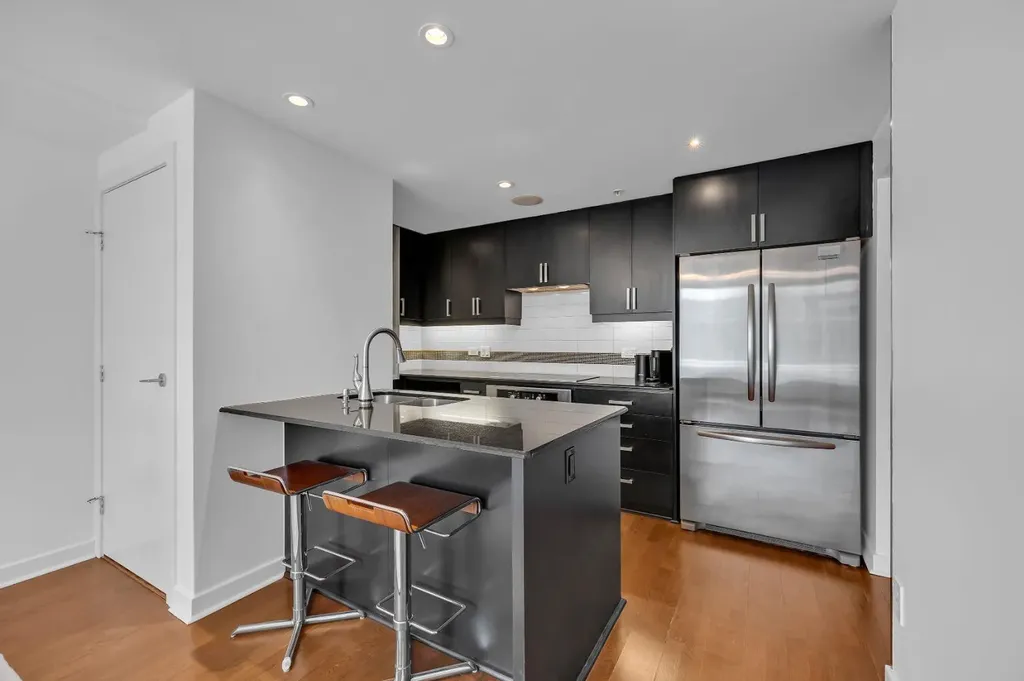 888 4 Avenue SW Calgary AB T2P0V2