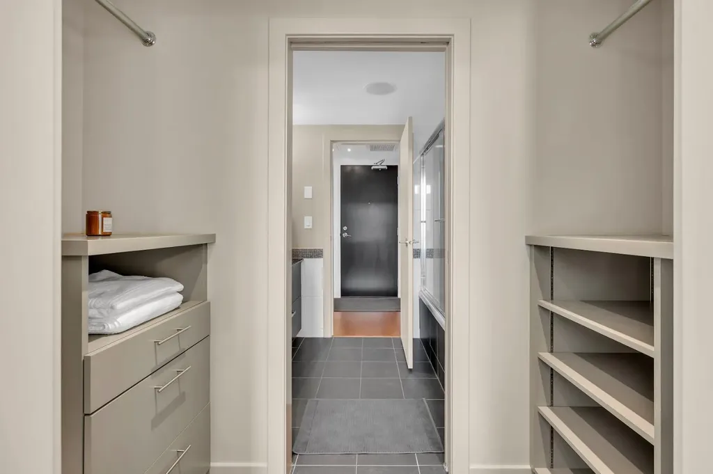888 4 Avenue SW Calgary AB T2P0V2