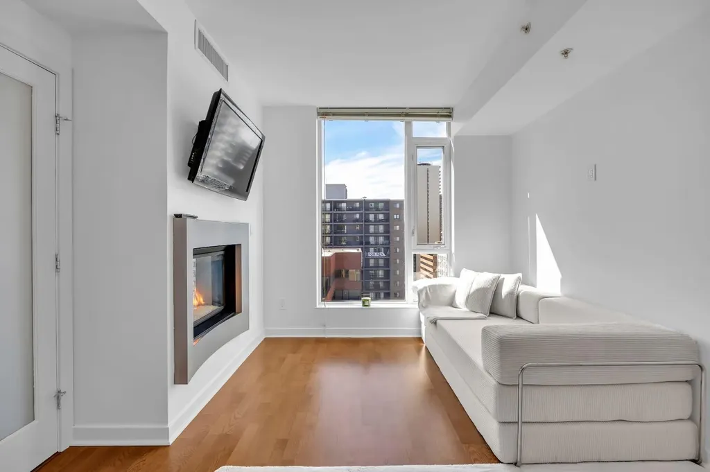 888 4 Avenue SW Calgary AB T2P0V2