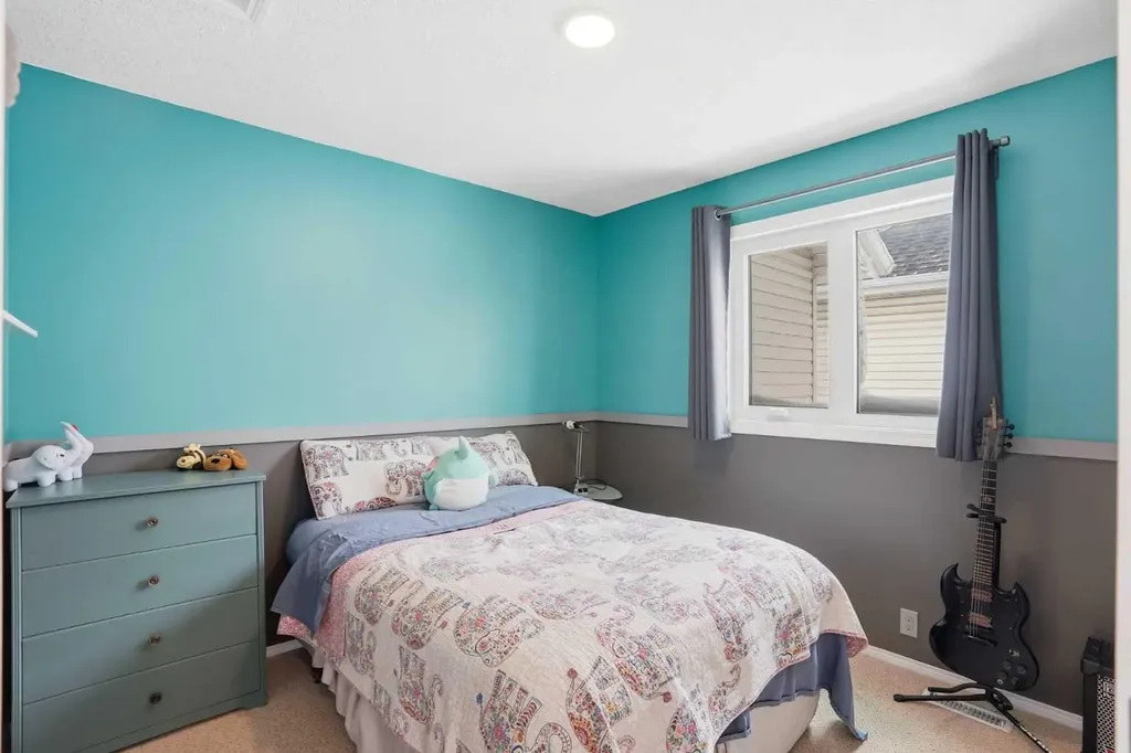 161 Douglas Glen Heath SE Calgary AB T2Z 2N1