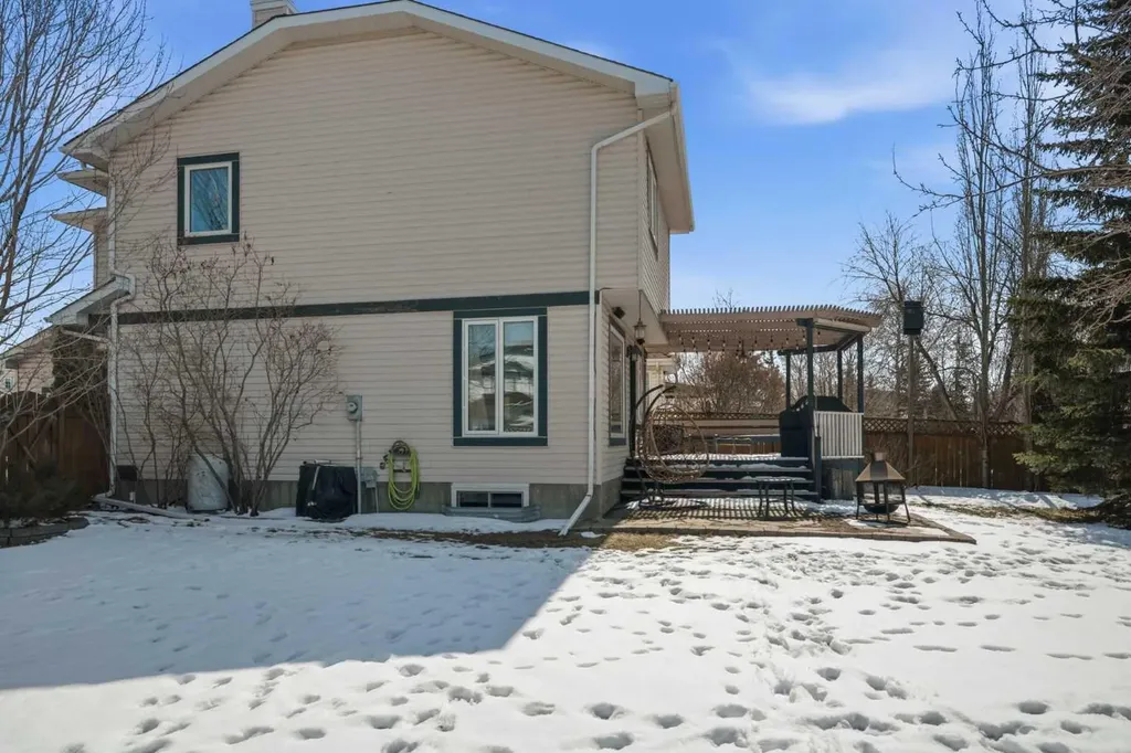 161 Douglas Glen Heath SE Calgary AB T2Z 2N1