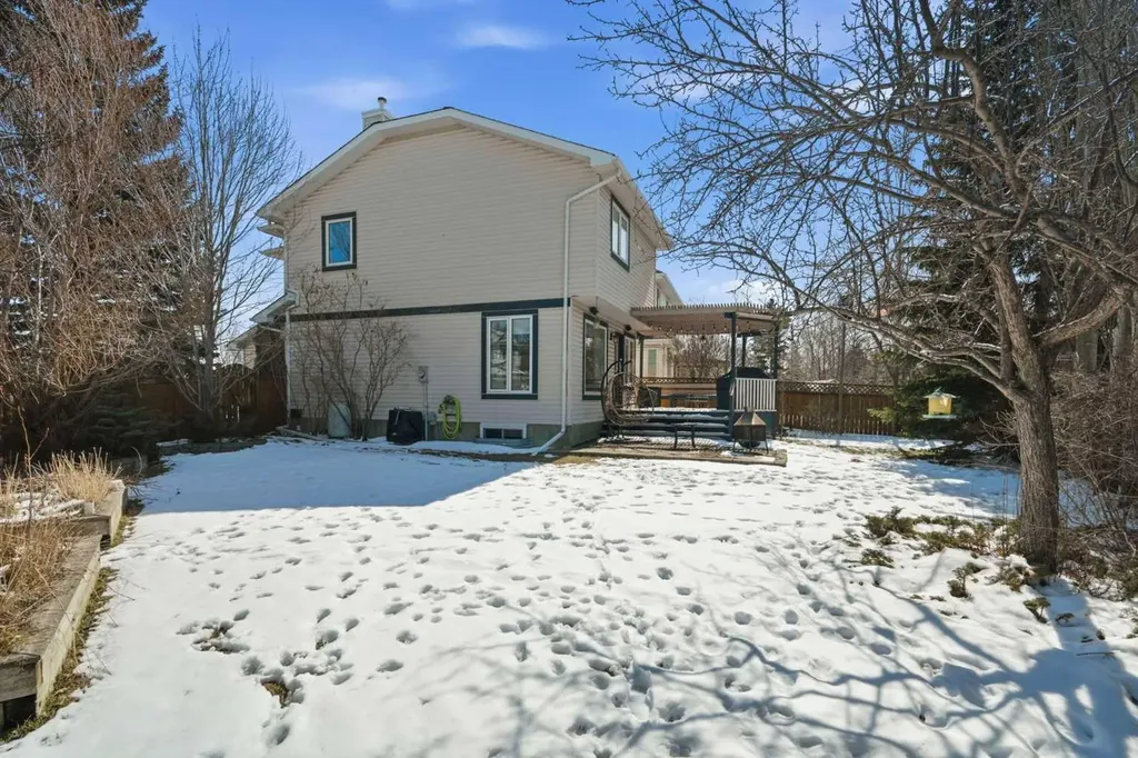 161 Douglas Glen Heath SE Calgary AB T2Z 2N1