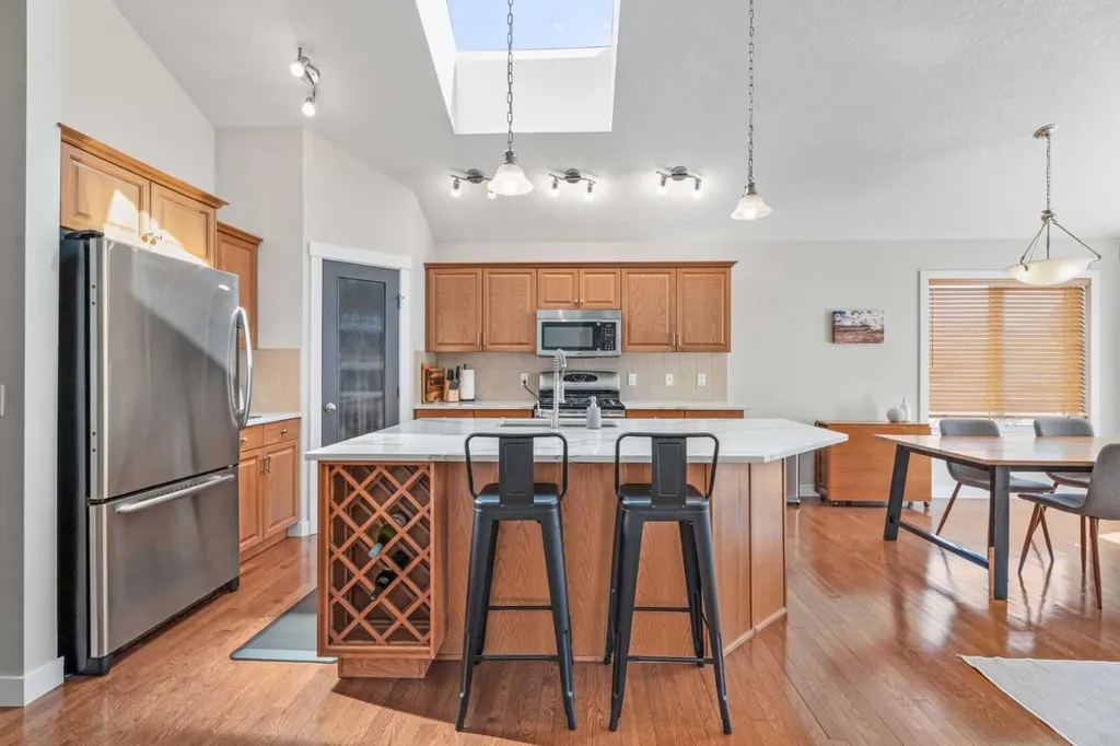 611 Cavendish Beach Bay Chestermere AB T1X 1H9