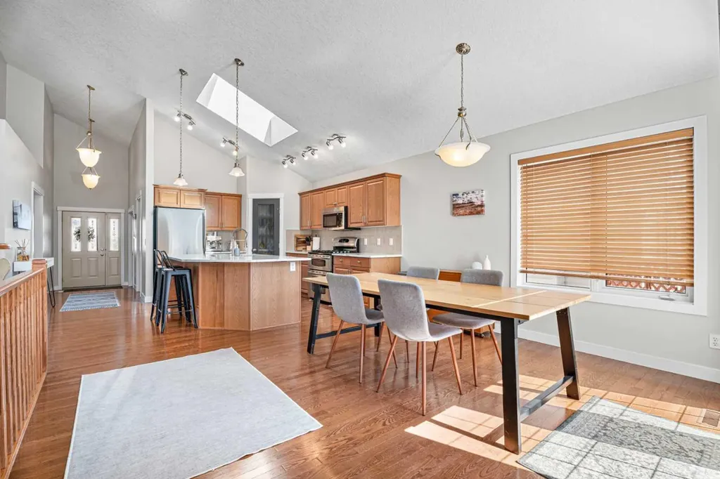 611 Cavendish Beach Bay Chestermere AB T1X 1H9
