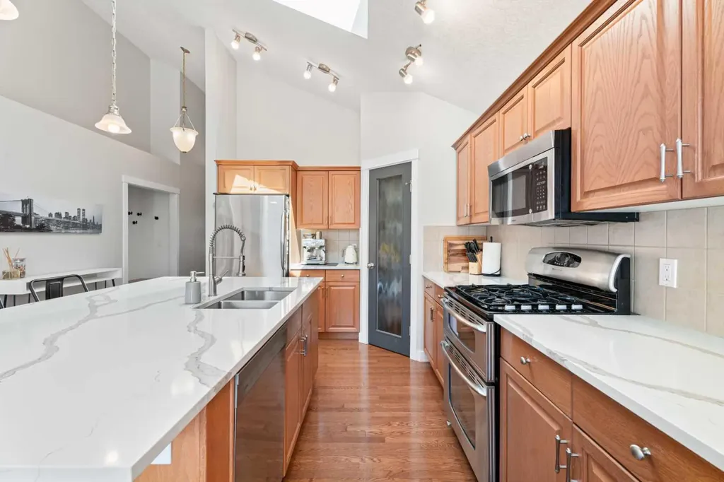 611 Cavendish Beach Bay Chestermere AB T1X 1H9