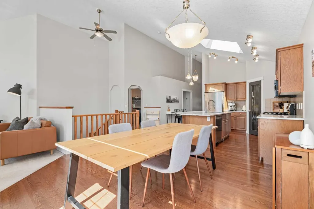 611 Cavendish Beach Bay Chestermere AB T1X 1H9