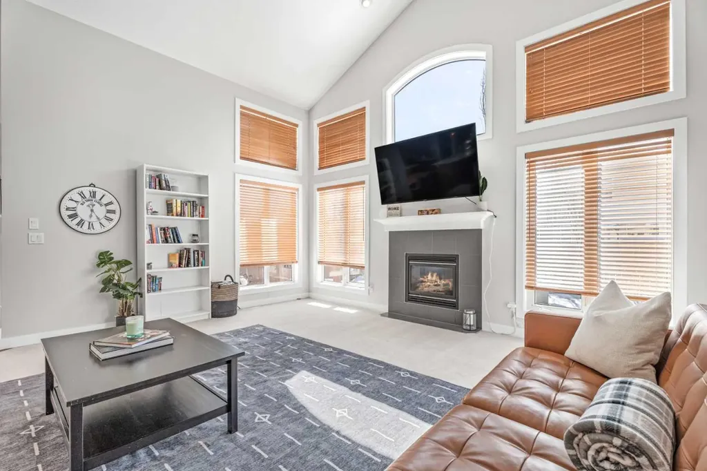 611 Cavendish Beach Bay Chestermere AB T1X 1H9
