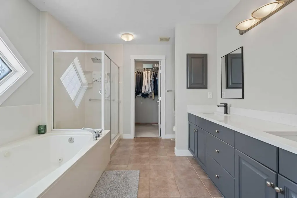 611 Cavendish Beach Bay Chestermere AB T1X 1H9
