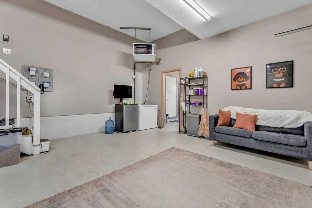 611 Cavendish Beach Bay Chestermere AB T1X 1H9