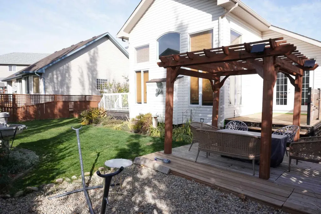 611 Cavendish Beach Bay Chestermere AB T1X 1H9