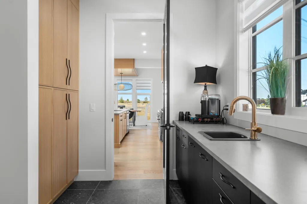 12 Monterra Rise Cochrane Lake AB T4C 0H2