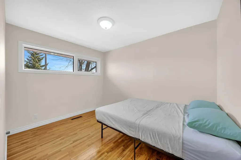 5008 2 Street NW Calgary AB t2k0z3