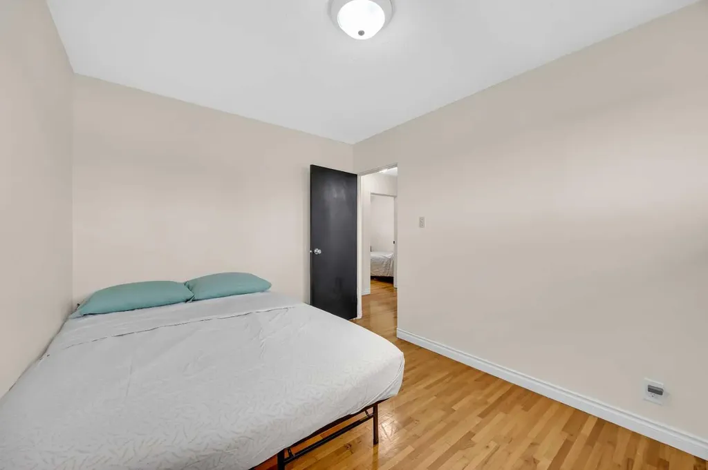 5008 2 Street NW Calgary AB t2k0z3