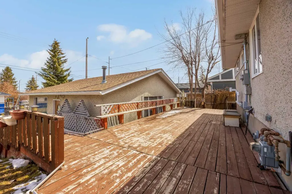 5008 2 Street NW Calgary AB t2k0z3