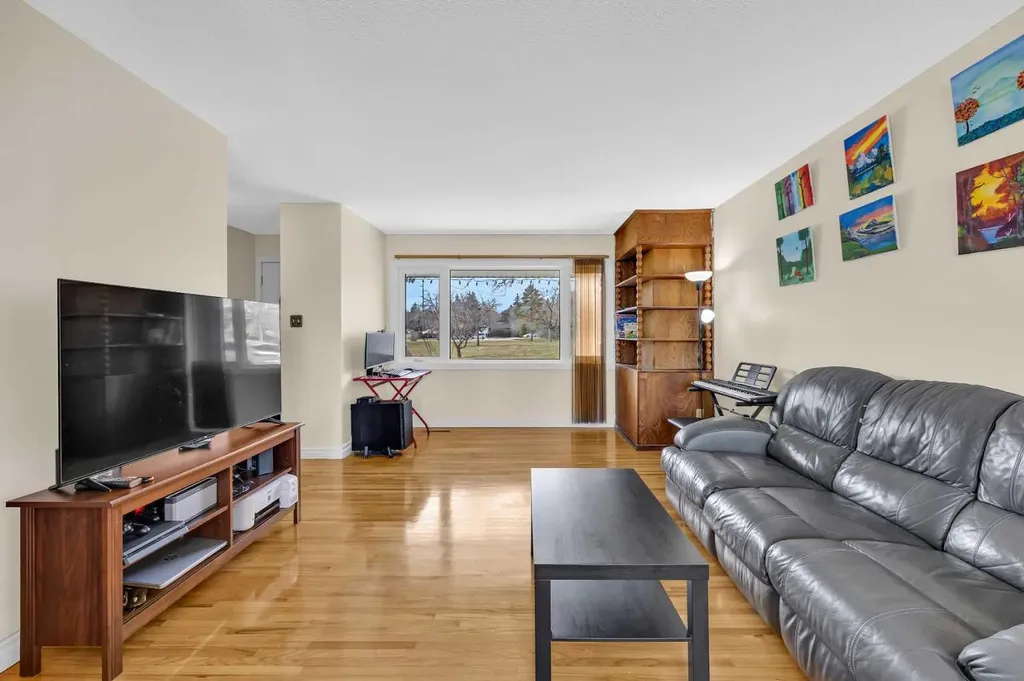 5008 2 Street NW Calgary AB t2k0z3