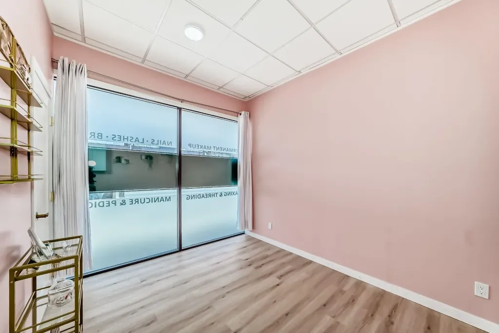 1015 Centre Street NW Calgary AB T2E 2P8