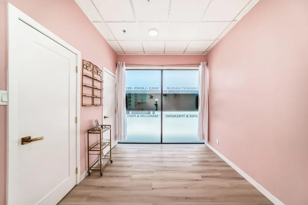 1015 Centre Street NW Calgary AB T2E 2P8